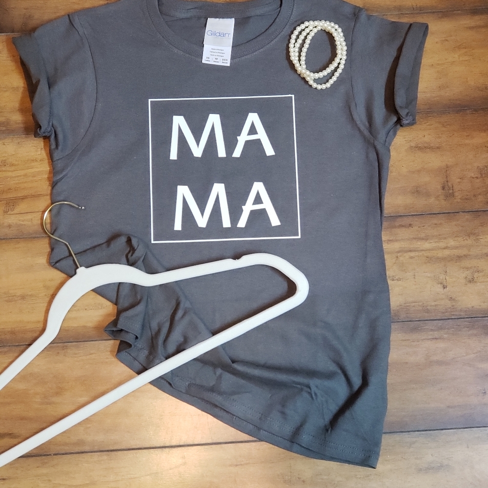 Gray MAMA block shirt